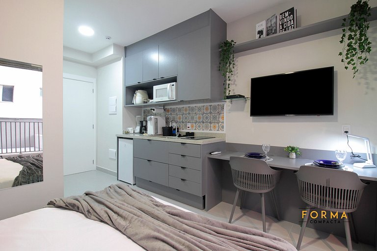 M107 Studio c/ varanda espaçosa | Tatuapé